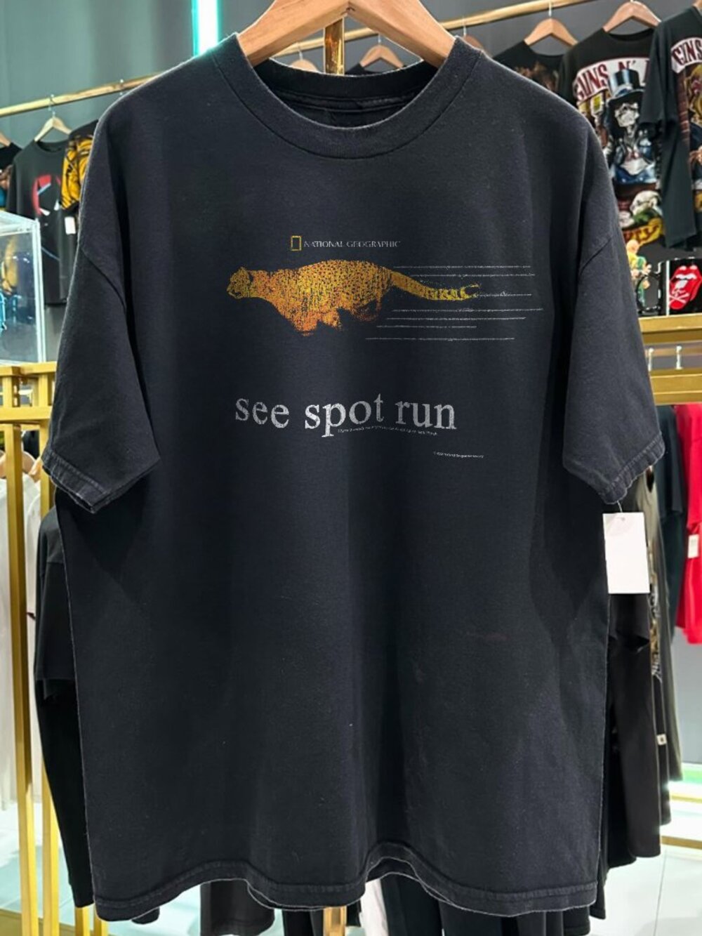 Y2K See Spot Run Cheetah Nat Geo Rare Black T-Shirt